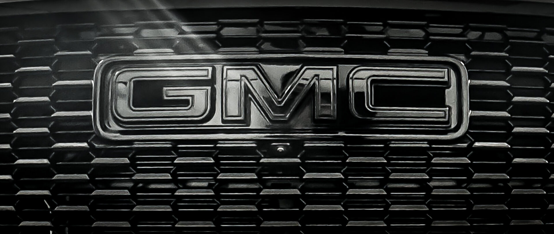 The Ultimate Design: 2024 GMC Yukon Denali with Blackout Features by