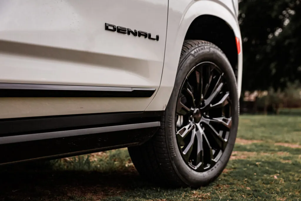 Blacked out Trim on 2024 GMC Yukon Denali