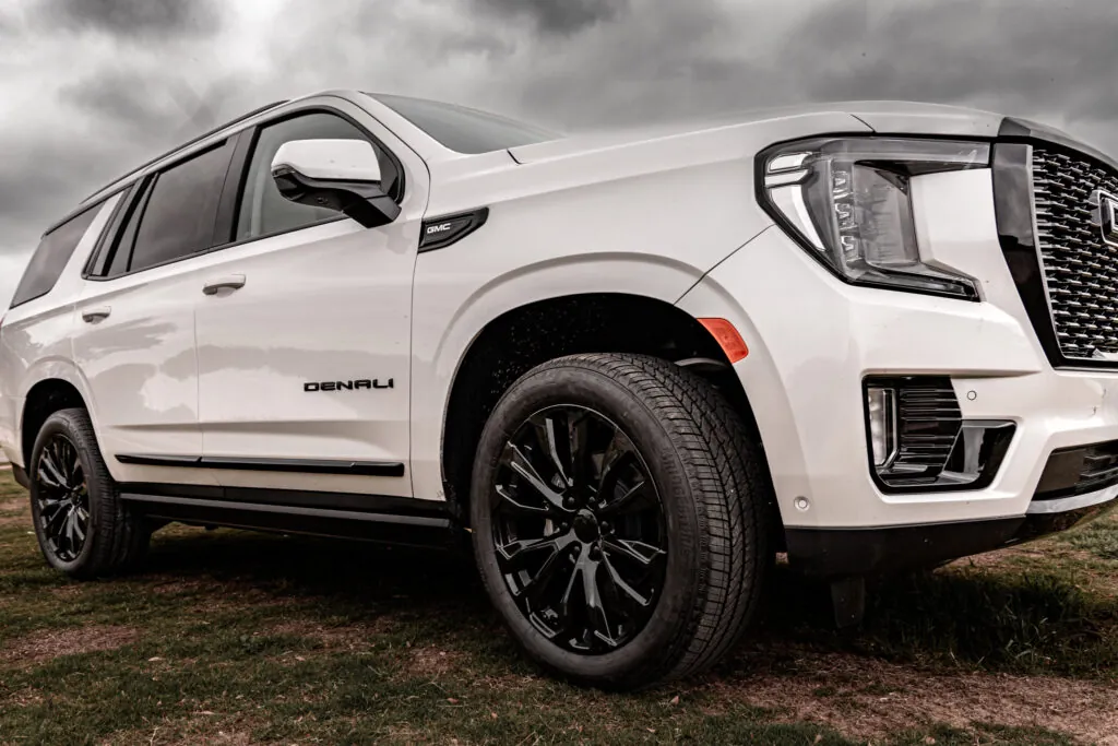 side features of the 2024 GMC Yukon Denali with chrome delete 