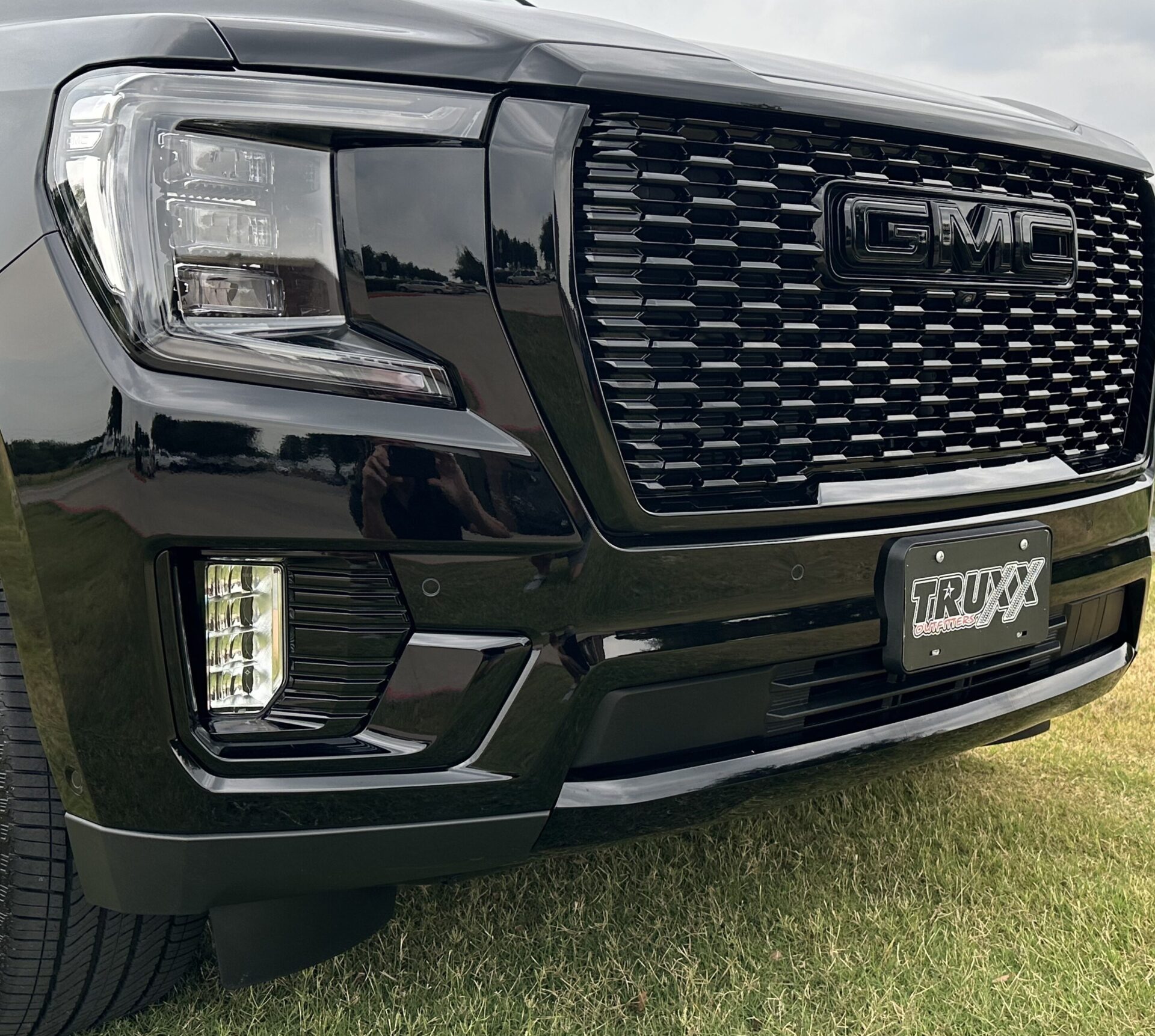 2024 GMC Yukon Denali Black Out Package