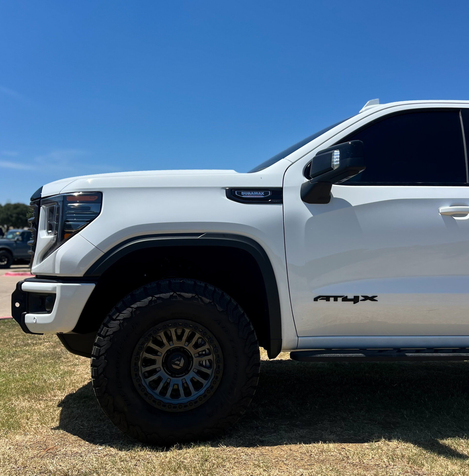 5 Reasons This Custom GMC Sierra Build Is Absolutely Unstoppable - Truxx