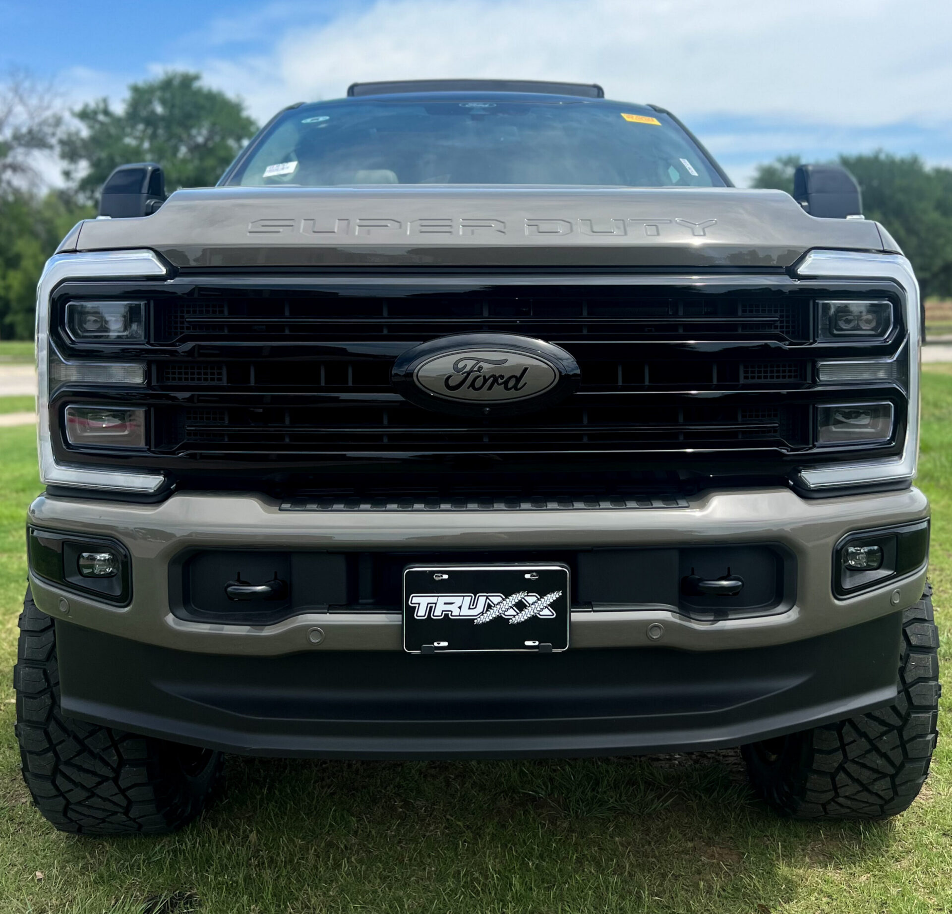 Standout Ford F-250 Custom Build - Truxx